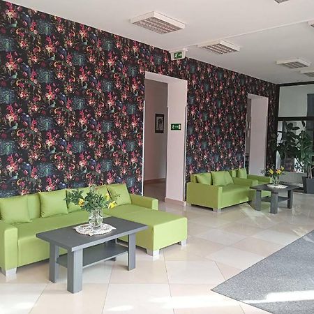 Szkolne Schronisko Mlodziezowe Dabrowka Hostel Prudnik Kültér fotó